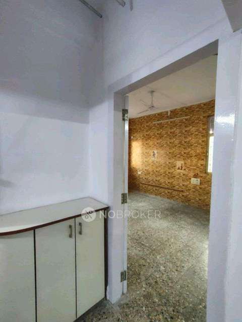 2 BHK Flat In Omsatyavinayak Chs For Sale  In Borivali West