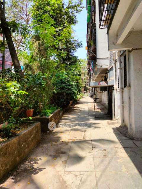 2 BHK Flat In Omsatyavinayak Chs For Sale  In Borivali West