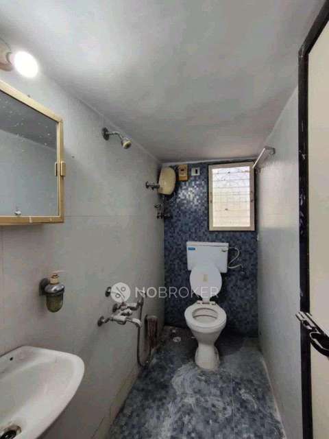 2 BHK Flat In Omsatyavinayak Chs For Sale  In Borivali West