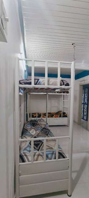 PG for Boys in Bandra West