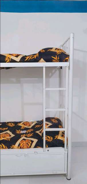 PG for Boys in Bandra West