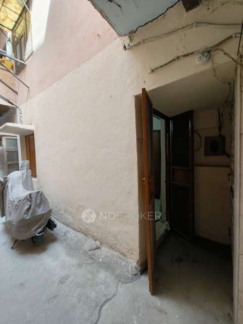 1 BHK Flat In B2c Block, Dda Flats,  For Sale  In Janakpuri