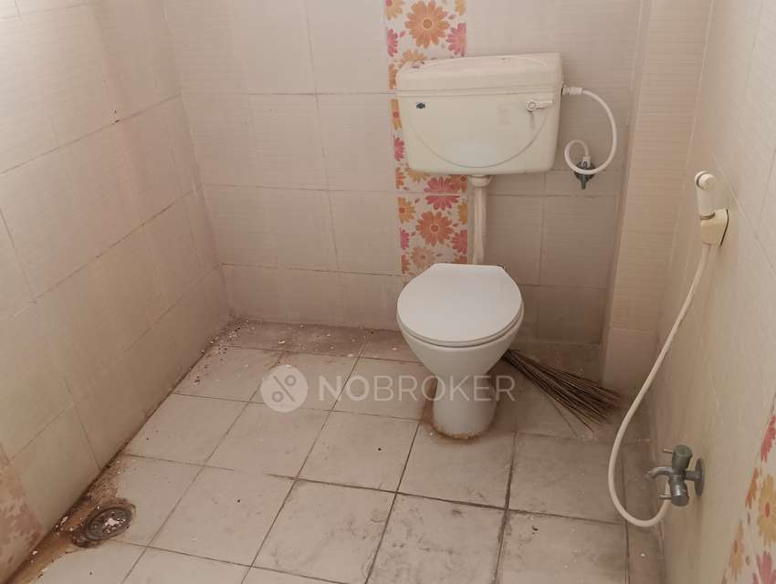 3 BHK Flat In Yashoda Towers For Sale  In  L. B. Nagar