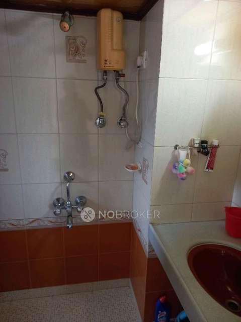 2 BHK Flat In Veena Beena Chs Ltd For Sale  In Sewri West