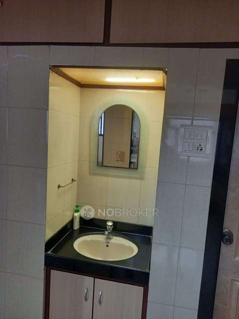 2 BHK Flat In Veena Beena Chs Ltd For Sale  In Sewri West