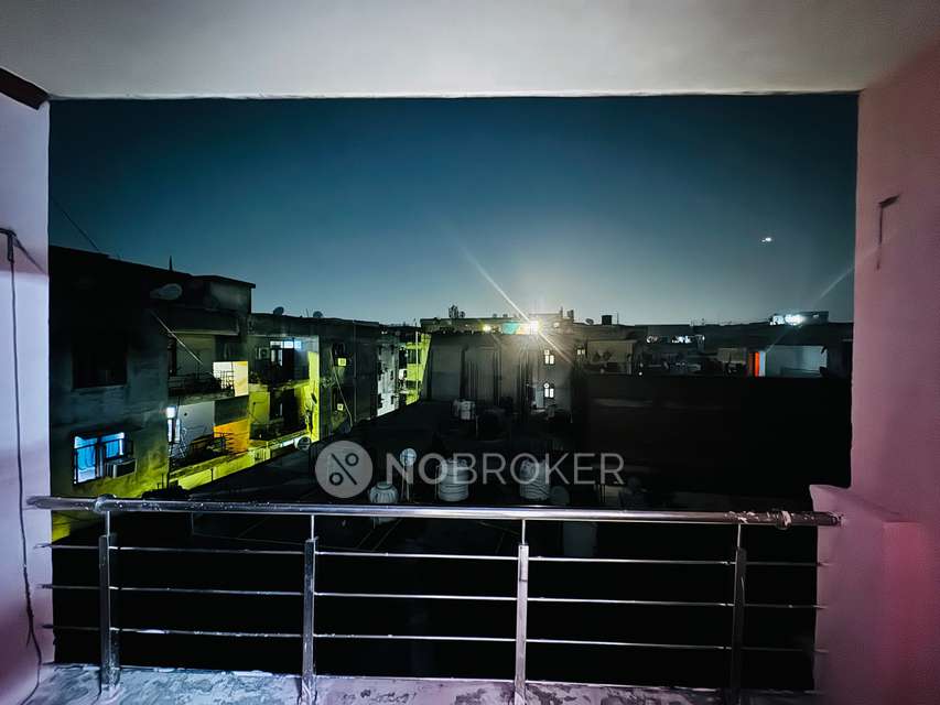 2 BHK Flat In Virender Singh Apartment for Rent  In Vasant Kunj