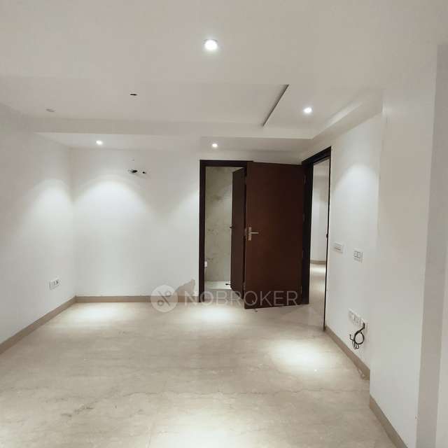 3 BHK Flat In Pal Mohan Apartment  For Sale  In Punjabi Bagh