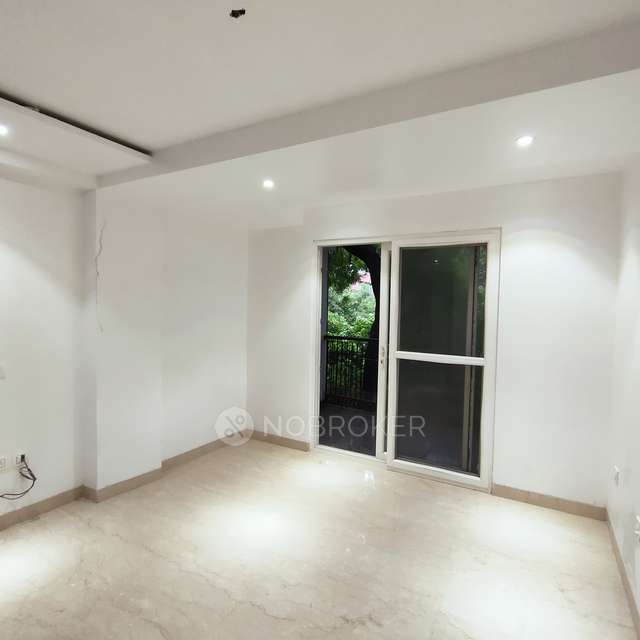 3 BHK Flat In Pal Mohan Apartment  For Sale  In Punjabi Bagh