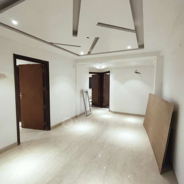 3 BHK Flat In Pal Mohan Apartment  For Sale  In Punjabi Bagh