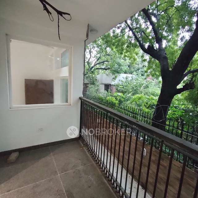 3 BHK Flat In Pal Mohan Apartment  For Sale  In Punjabi Bagh
