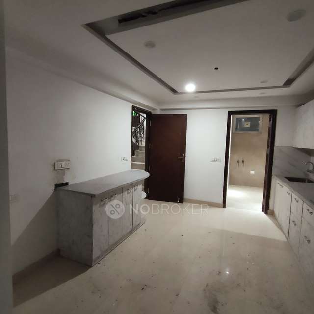 3 BHK Flat In Pal Mohan Apartment  For Sale  In Punjabi Bagh