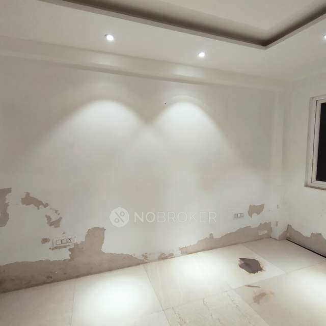 3 BHK Flat In Pal Mohan Apartment  For Sale  In Punjabi Bagh