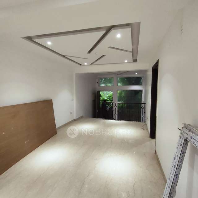 3 BHK Flat In Pal Mohan Apartment  For Sale  In Punjabi Bagh