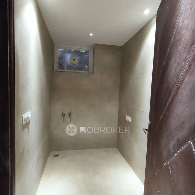 3 BHK Flat In Pal Mohan Apartment  For Sale  In Punjabi Bagh