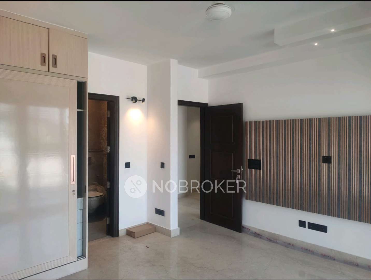 Independent House DLF Phase 2, Sector 25 Rent WITHOUT BROKERAGE Semi