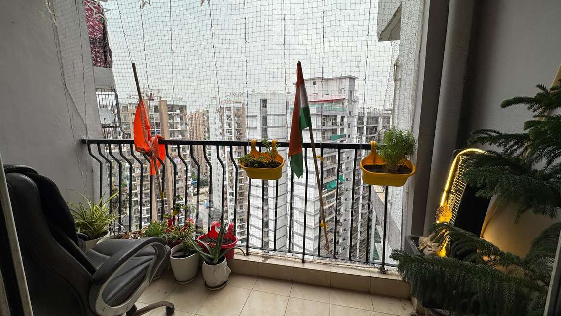 2 BHK Flat In Grihapravesh For Sale  In Sector 77