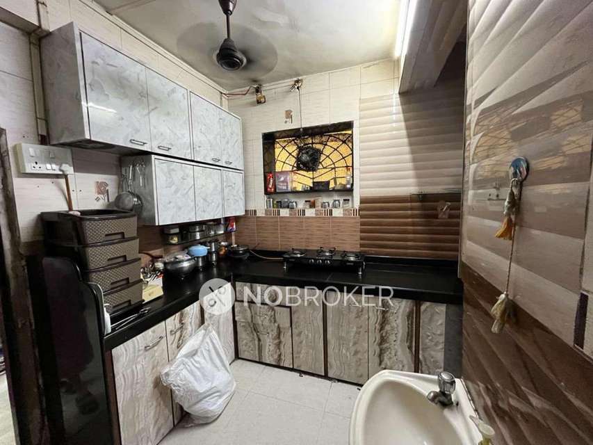 2 BHK Flat In Kanchan Building For Sale  In Thane West