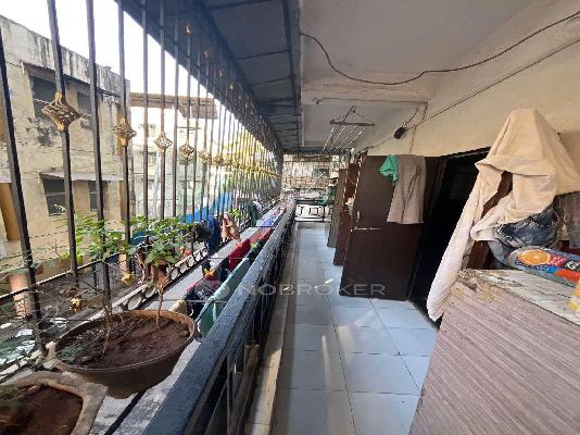 2 BHK Flat In Kanchan Building For Sale  In Thane West