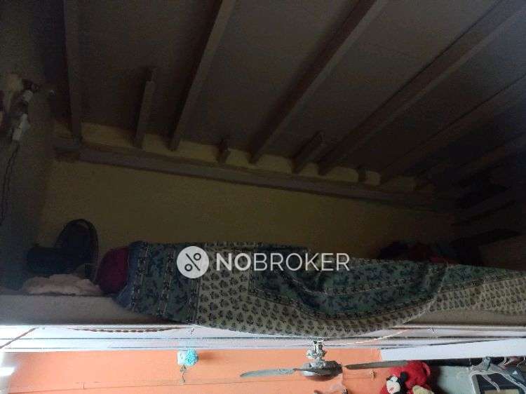 1 RK Flat For Sale  In  Malad West