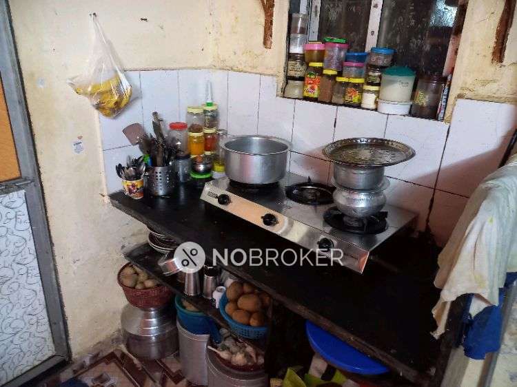 1 RK Flat For Sale  In  Malad West