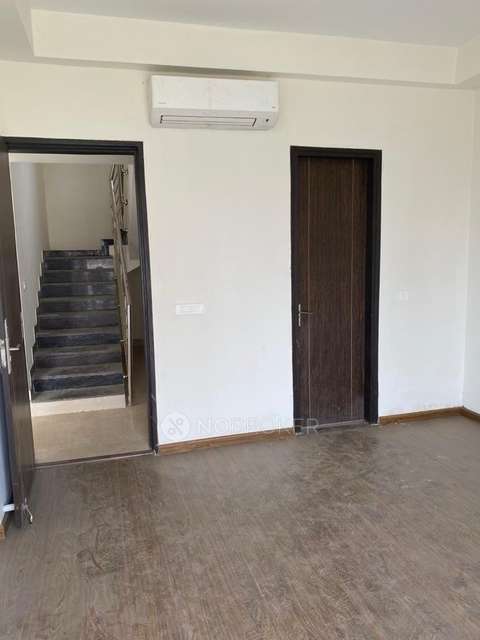 4+ BHK Flat In Bptp Mansions For Sale  In Sector 66