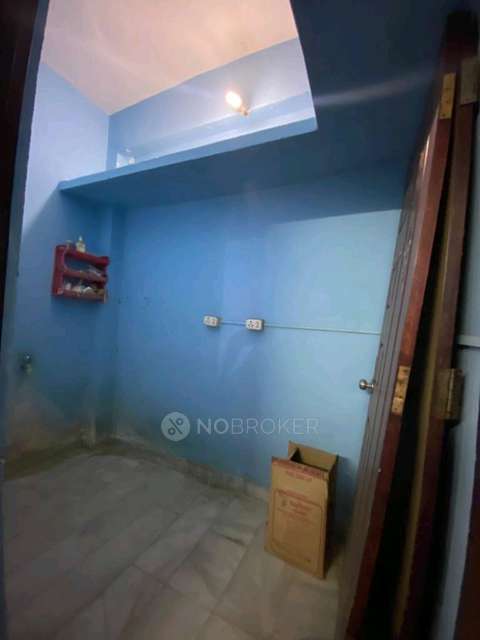 3 BHK Flat In Standalone Building  For Sale  In Rikab Gunj