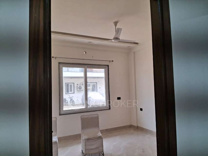 3 BHK Villa In Greeen Floor, Crossing Republic for Rent  In Green Floor