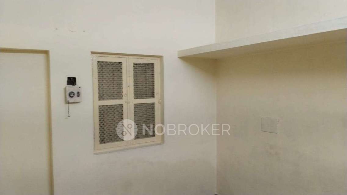 2 BHK House for Rent  In Puzhuthivakkam
