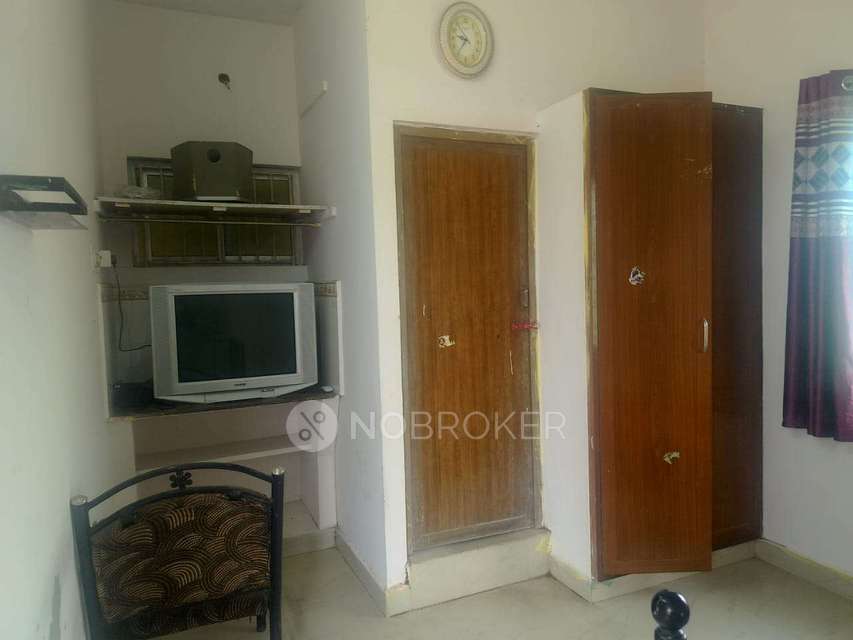 PG for Girls in Irumbuliyur