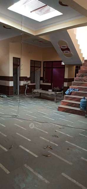 Godown/Warehouse in Gaur City, Ghaziabad for Rent 