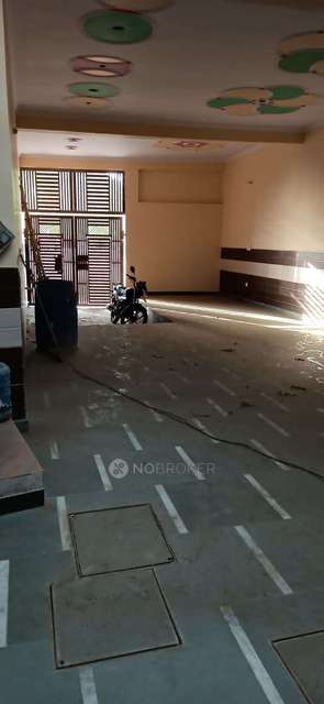 Godown/Warehouse in Gaur City, Ghaziabad for Rent 