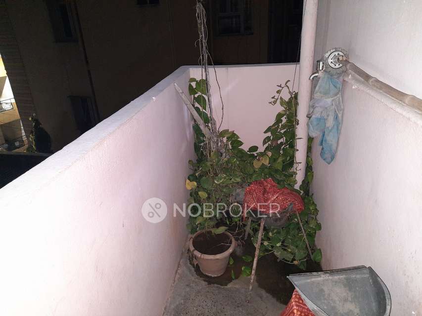 2 BHK Flat In Sujatha Residency For Sale  In Padmarao Nagar