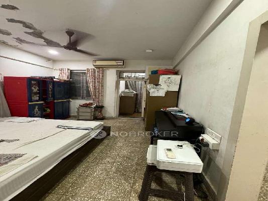 2 BHK Flat In Maheshwar Niwas For Sale  In Santacruz West