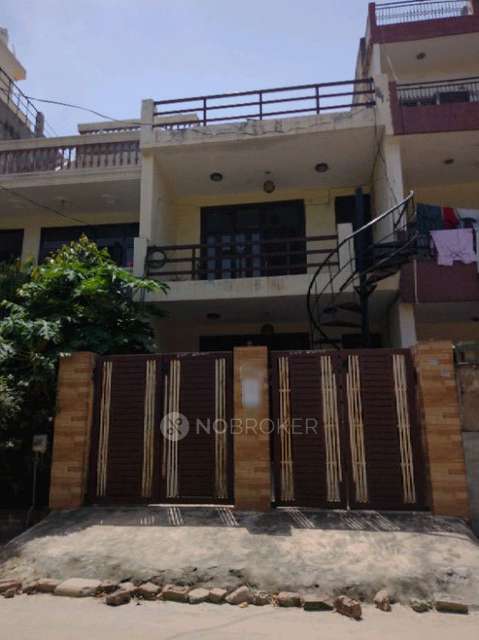 1 RK Flat for Rent  In Sector 23a