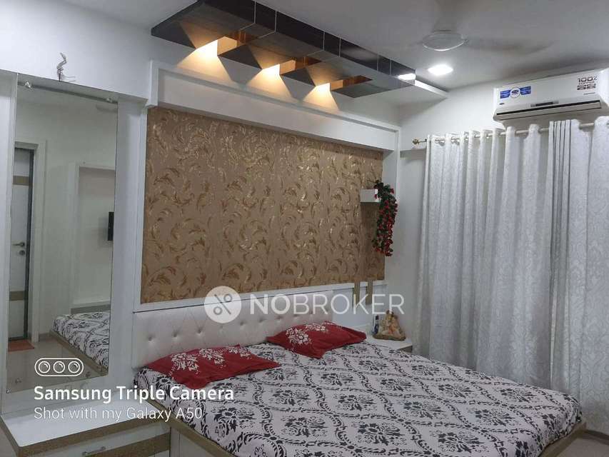 3 BHK Flat In Sadguru Poonam Heights For Sale  In Goregaon West