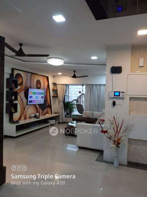 3 BHK Flat In Sadguru Poonam Heights For Sale  In Goregaon West