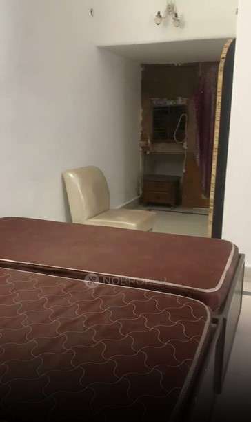 PG for Girls in Mall Road