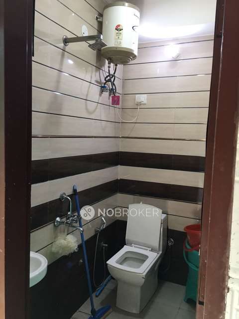 1 BHK Flat In Standalonebuilding For Sale  In Sector 40