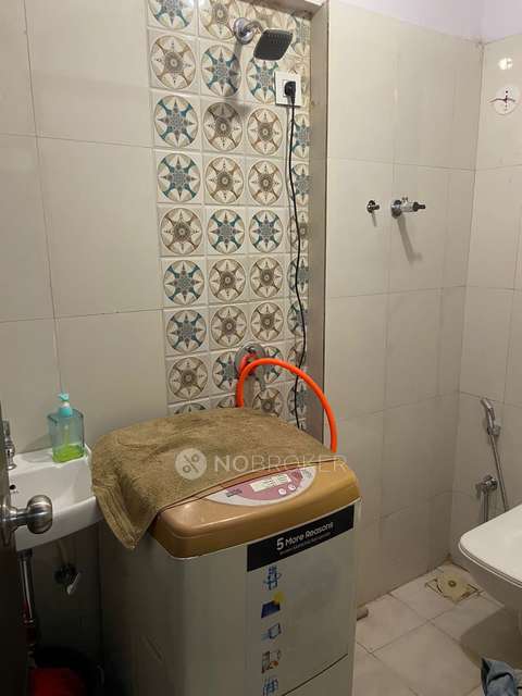 1 BHK Flat In Shivraj Heights Chs For Sale  In Kandivali West