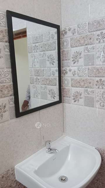 2 BHK Flat In Mig Flats For Sale  In Besant Nagar