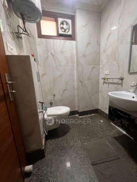 3 BHK Flat In Standalone Building  For Sale  In Kidwai Nagar