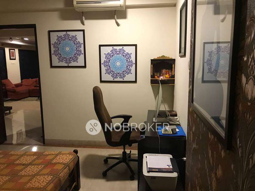 2 BHK Flat In Suraj Ashiana For Sale  In Khar West