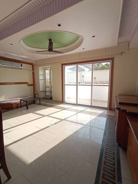 3 BHK Flat In Balaji Park, Aundh For Sale  In Balaji Car