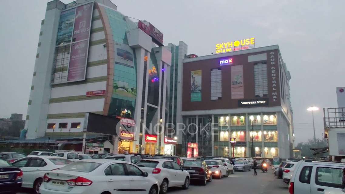 Commercial Property in Rdc, Ghaziabad for sale 