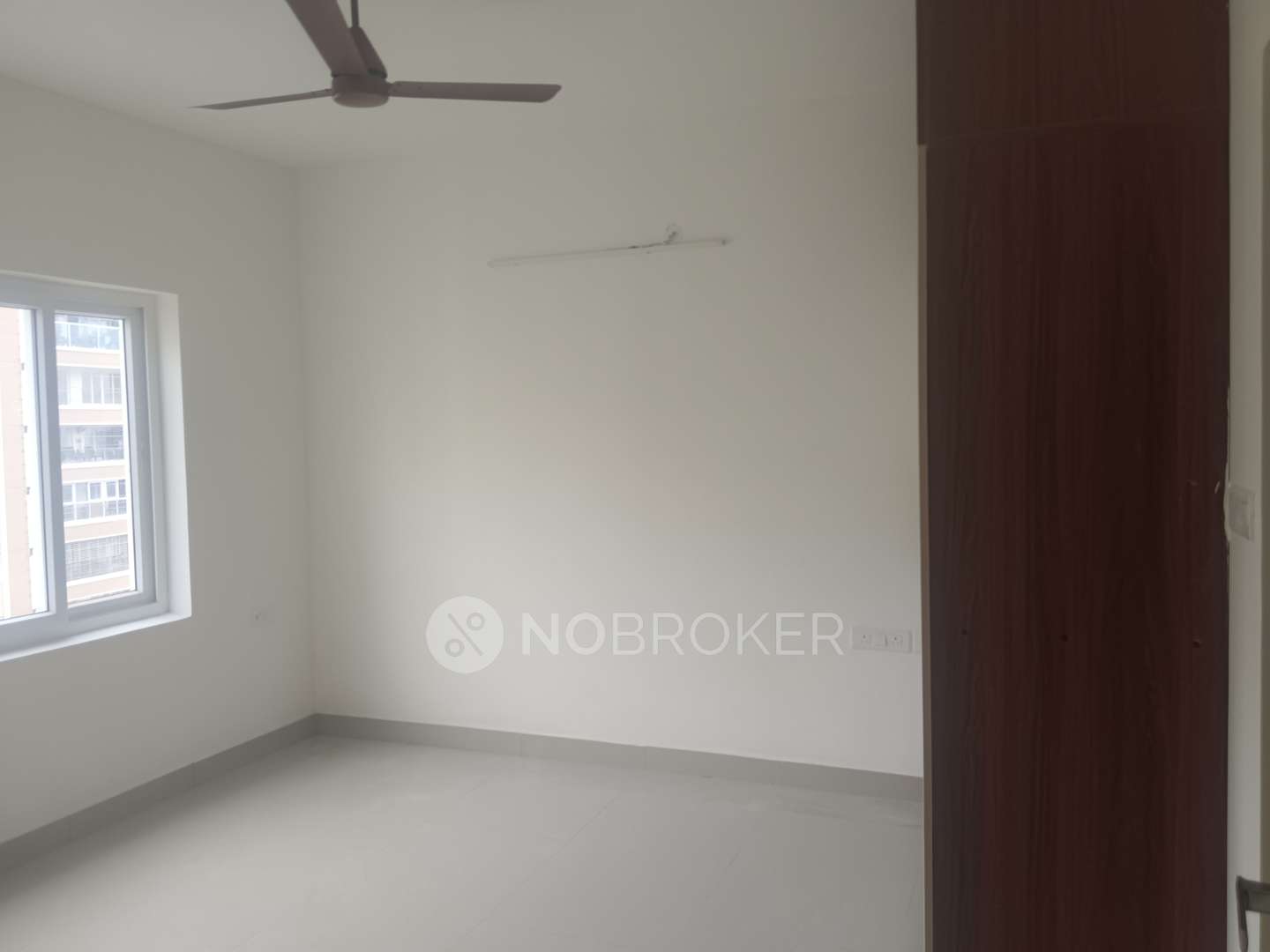 VGN Fairmont Guindy Rent WITHOUT BROKERAGE Semifurnished 3 BHK