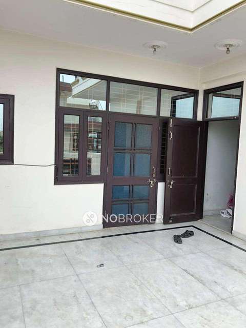 4+ BHK Flat For Sale  In Sector 19