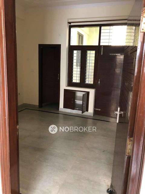 4+ BHK Flat For Sale  In Sector 19