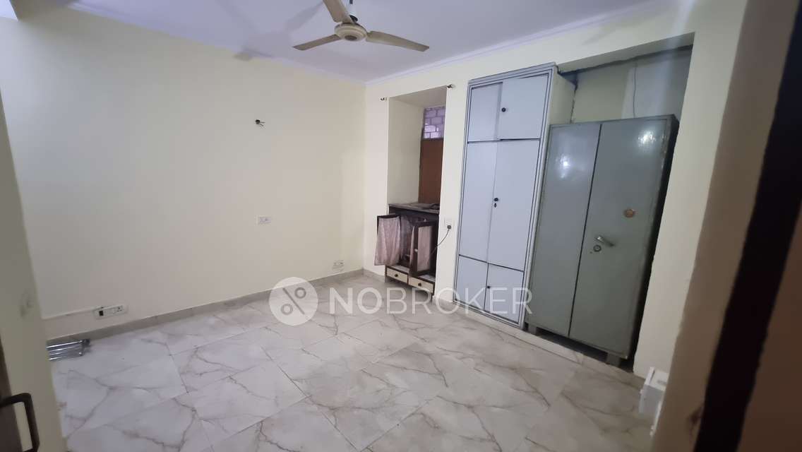 2 BHK Flat In Tulsi Apartment for Rent  In Rohini
