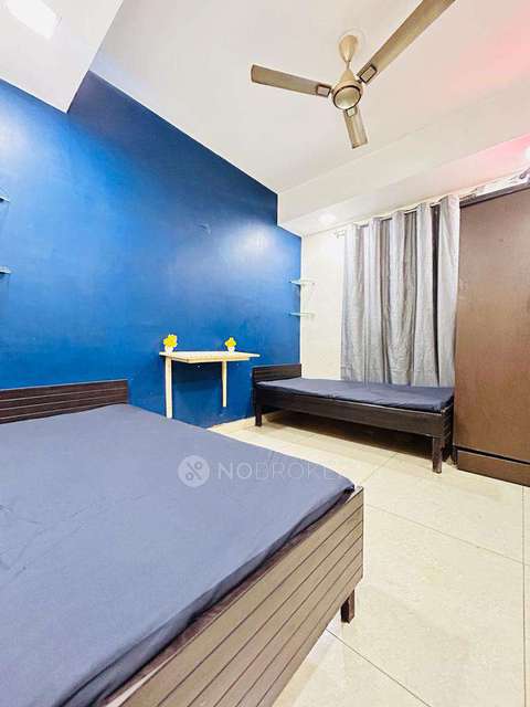 PG for Boys in Crossings Republik