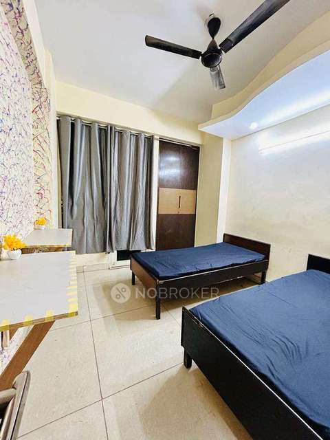 PG for Boys in Crossings Republik